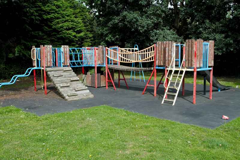 Sunnybank Road play equipment