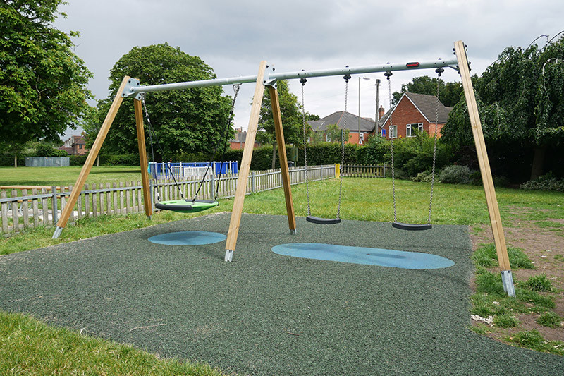 Cove Green Swings
