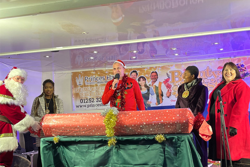 Aldershot Christmas Cracker pull